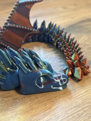Kristall-Drache